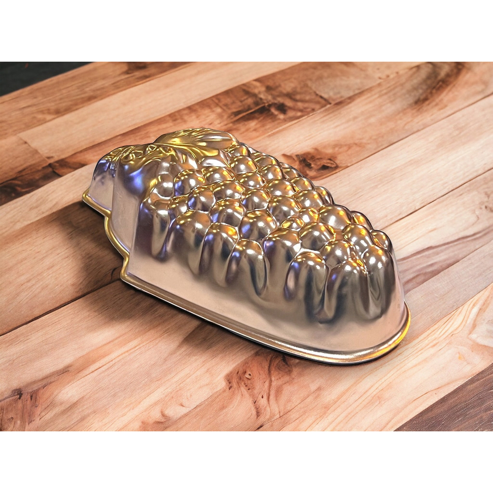 70s Grapes Metal Jello Mold Vintage Copper Colored Grapes Vintage Farmhouse - Picture 8 of 10